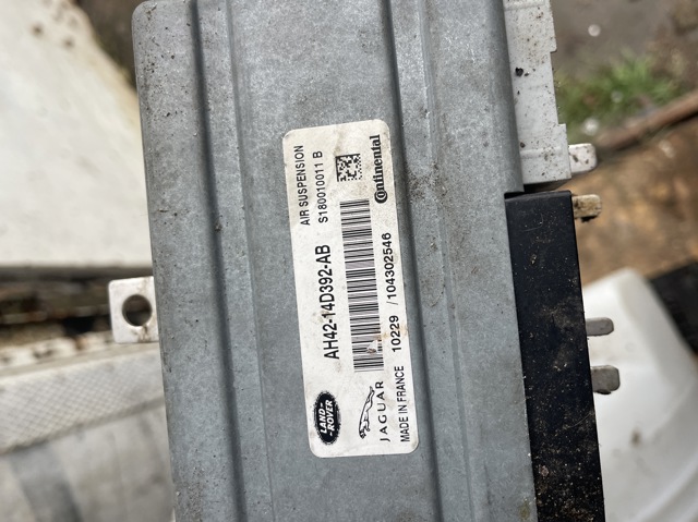 Блок управління пневмопідвіскою AH4214D392AB LAND ROVER