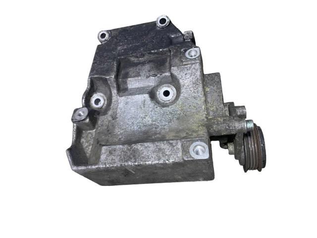 Кронштейн компресора кондиціонера 038260885C VAG