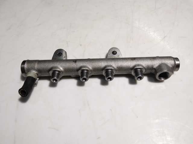Розподільник палива 04B130093 VAG