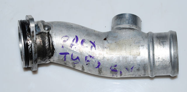 Патрубок повітряний, вхід в турбіну (наддув) 07Z129654B VAG