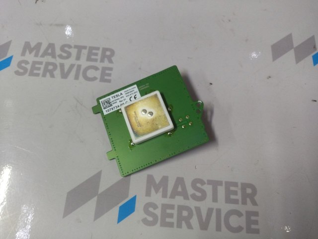 Антена GPS 107973400C TESLA