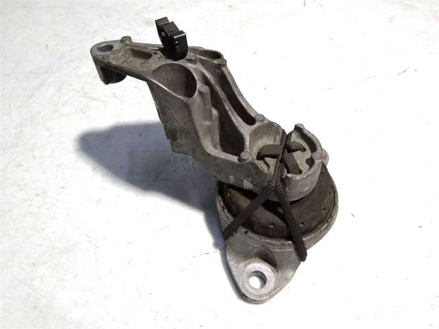 Подушка (опора) двигуна, права нижня 112100021R RENAULT