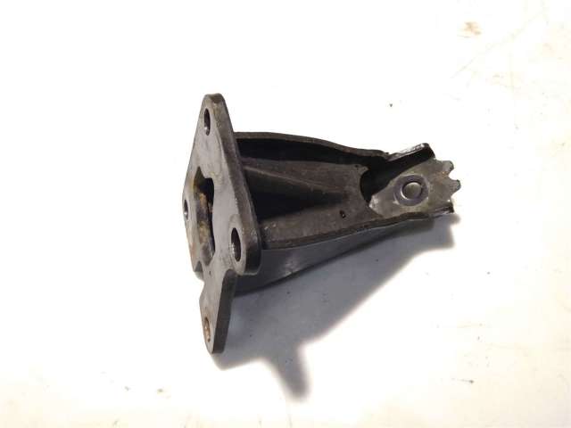 Кронштейн подушки (опори) двигуна, лівої 11233EB300 NISSAN