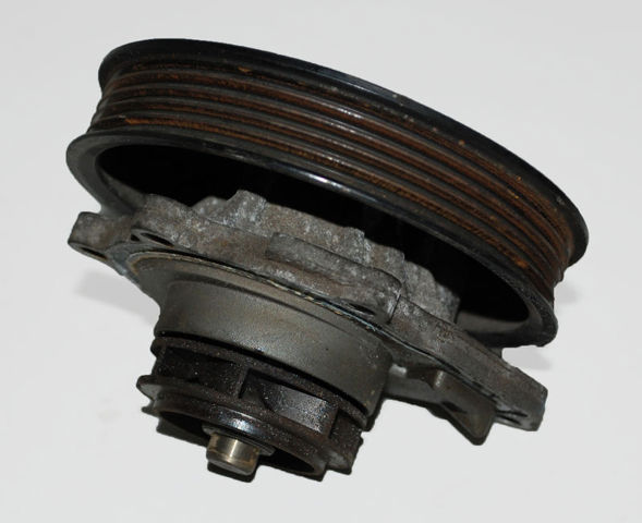 Помпа охолодження Opel Vectra 100