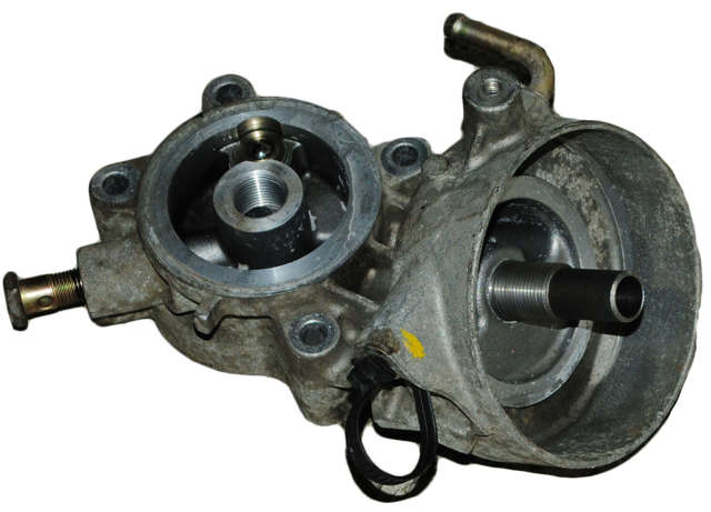 Корпус масляного фільтра 15238EB30B NISSAN