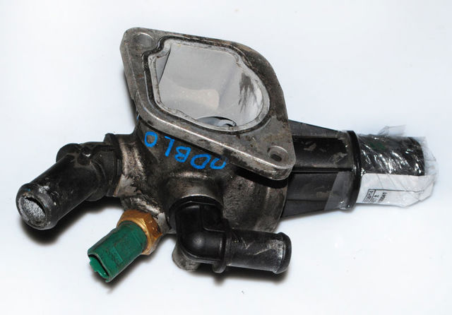 Корпус термостата в зборі 1580532 FORD