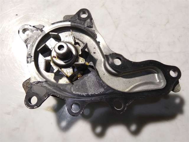 Насос охолоджуючої рідини 1610039515 TOYOTA
