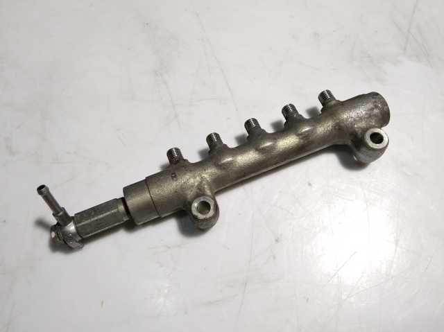 Рампа форсунок системи упорскування палива 16670AA000 SUBARU