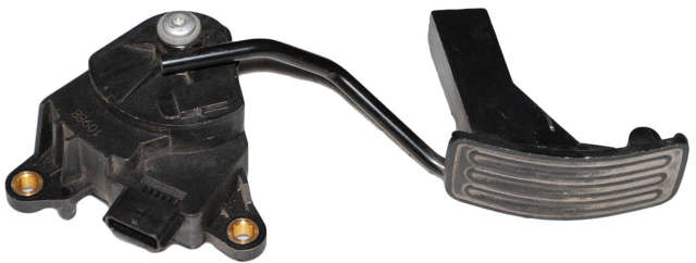 Педаль акселератора 18002JD900 NISSAN