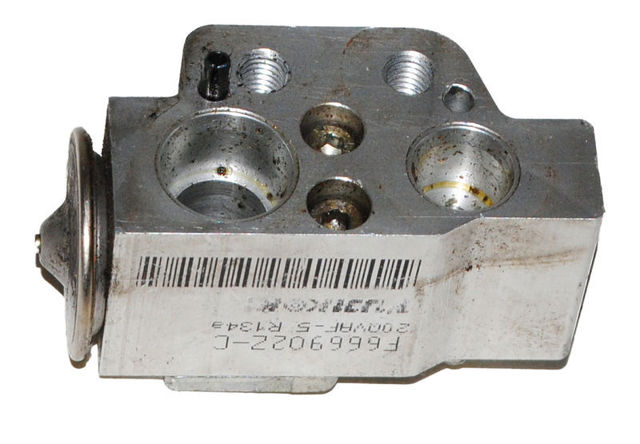Клапан TRV, кондиціонера 1K0820679 VAG