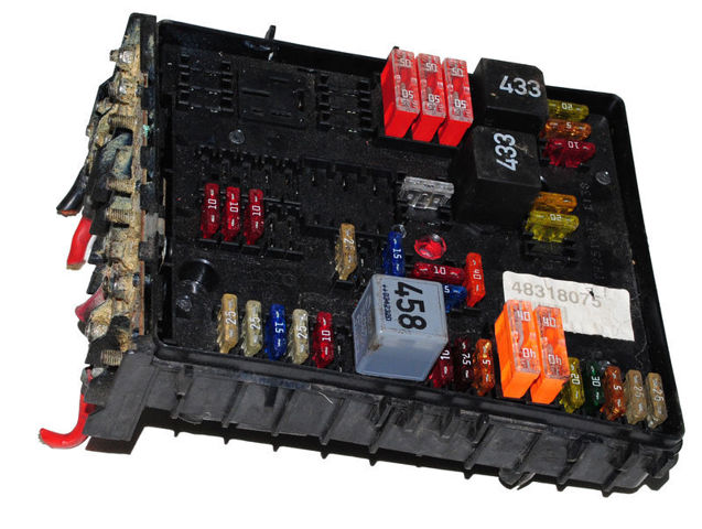 Монтажний блок Фольксваген Пассат B6