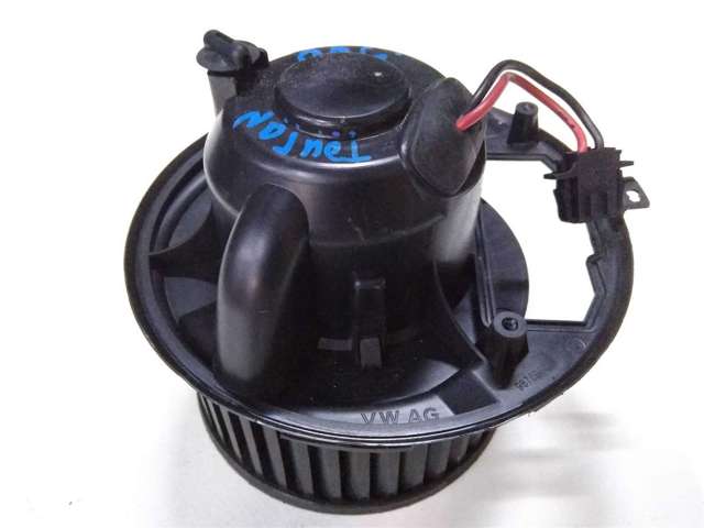 Електромотор пічки 1K1820015F VAG