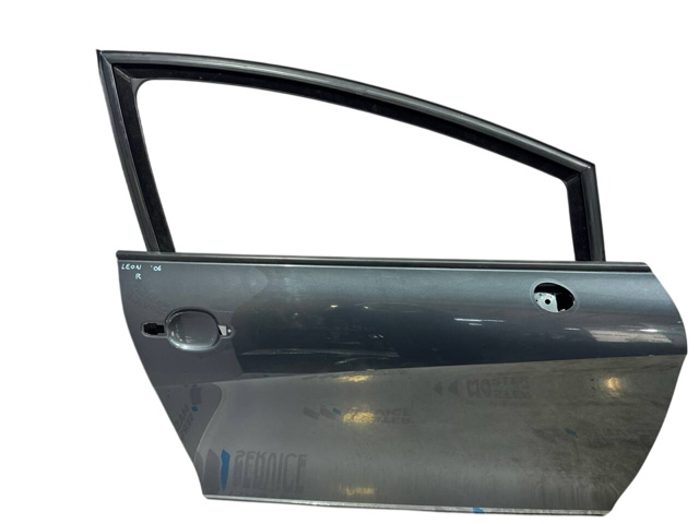 Пасажирські передні двері Seat Leon 2