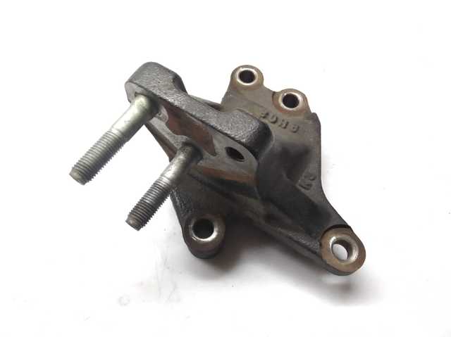 Кронштейн подушки (опори) двигуна, правої 216702B000 HYUNDAI