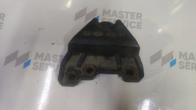 Кронштейн подушки (опори) двигуна, правої 21825C1000 HYUNDAI