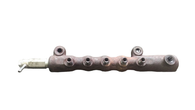 Розподільник палива 2382051020 TOYOTA