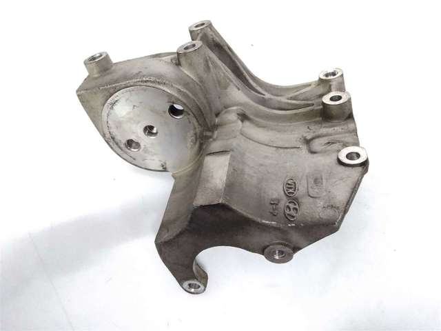 Кронштейн насоса ГПК 252714A001 HYUNDAI