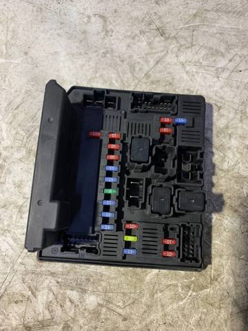 Корпус запобіжників 284B7BB00C NISSAN