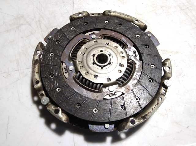 Зчеплення і комплектуючі 302052515R RENAULT