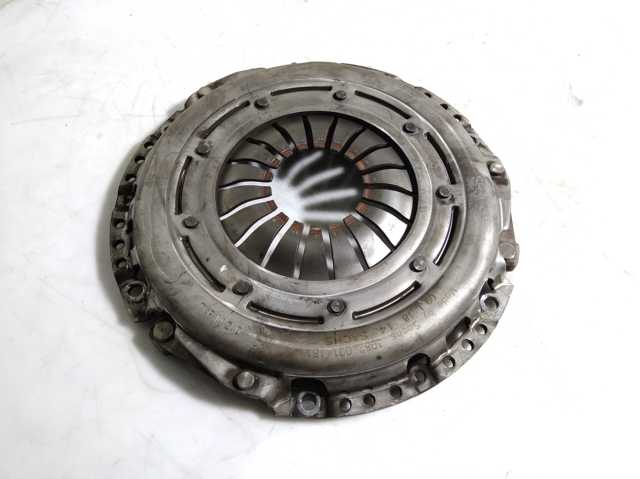 Корзина зчеплення 30210AA720 SUBARU