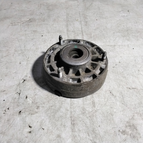 Кріплення переднього амортизатора 31336794848 BMW