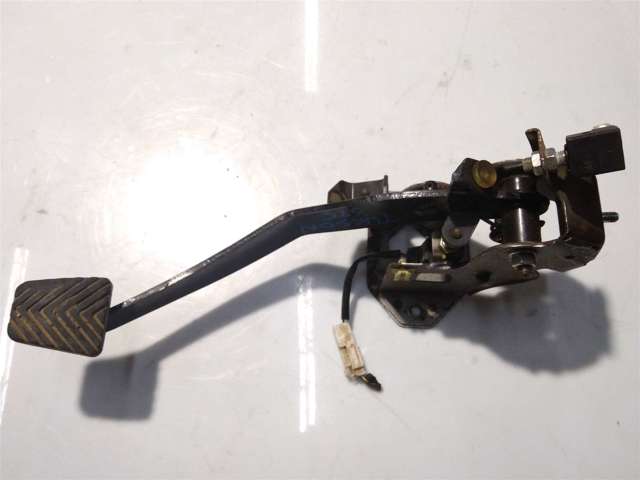 Педаль щеплення 328022S050 HYUNDAI