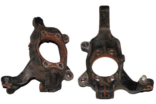 Цапфа поворотного кулака 40014CN000 NISSAN