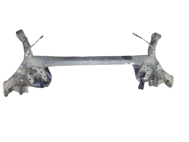 Балка задньої підвіски поперечна 421100D141 TOYOTA