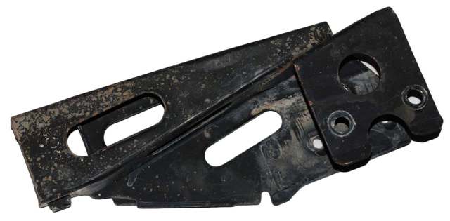Кронштейн кріплення переднього важеля, задній 4415488 OPEL