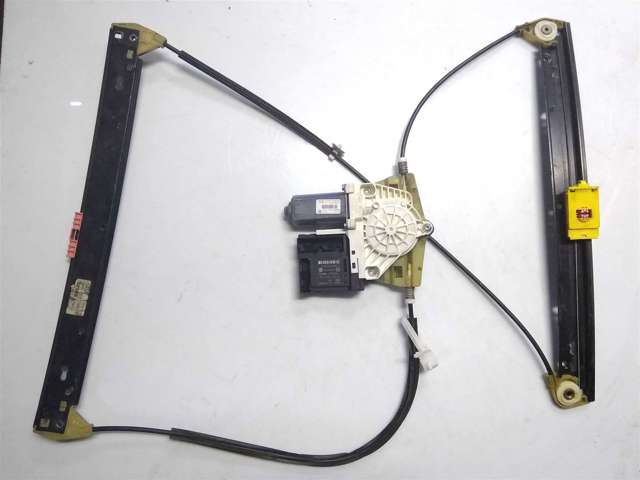 Склопідйомник з електродвигуном 4F0837461D VAG