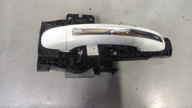 Ручка передніх дверей, зовнішня 4L0837207 VAG