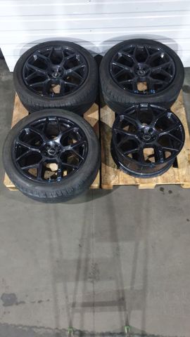 Диски колісні литі (легкосплавні, титанові) 4M0601025DC VAG
