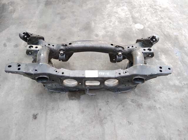 Підрамник задній 5120642062 TOYOTA