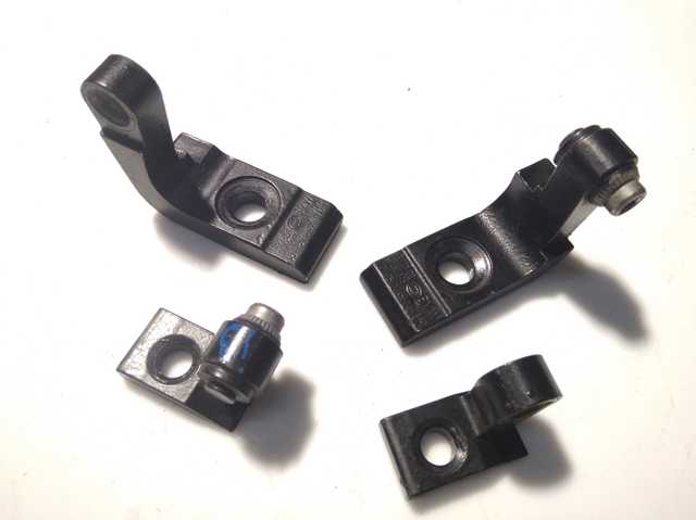 Петля передніх дверей, правих 51817266680 BMW