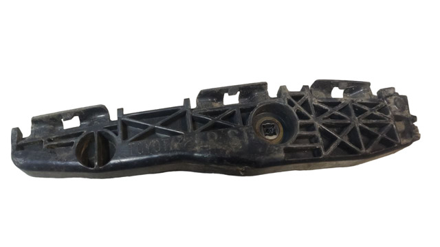 Кронштейн бампера заднього, зовнішній правий 5215542011 TOYOTA