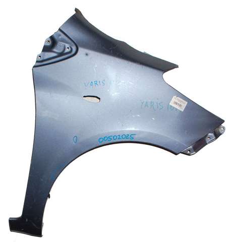 Переднє праве крило 5381152210 TOYOTA