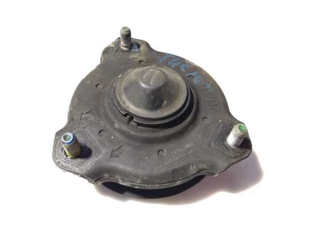 Кріплення переднього амортизатора 54610D7500 HYUNDAI
