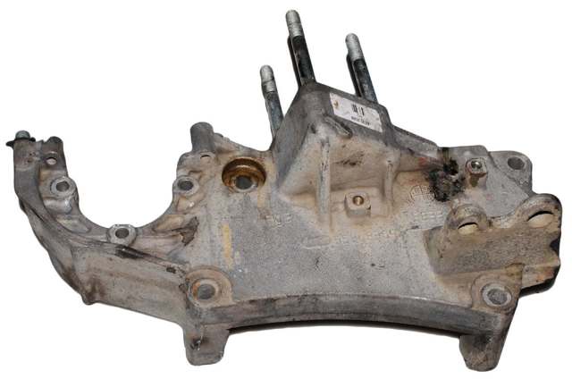 Кронштейн подушки (опори) двигуна, правої 55208369 FIAT