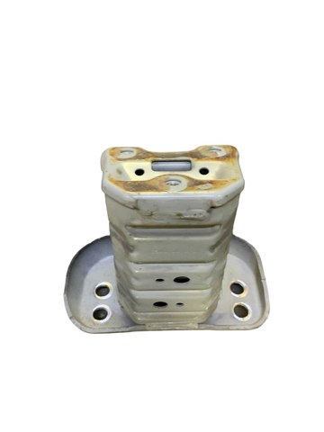 Кронштейн підсилювача переднього бампера 570140D010 TOYOTA