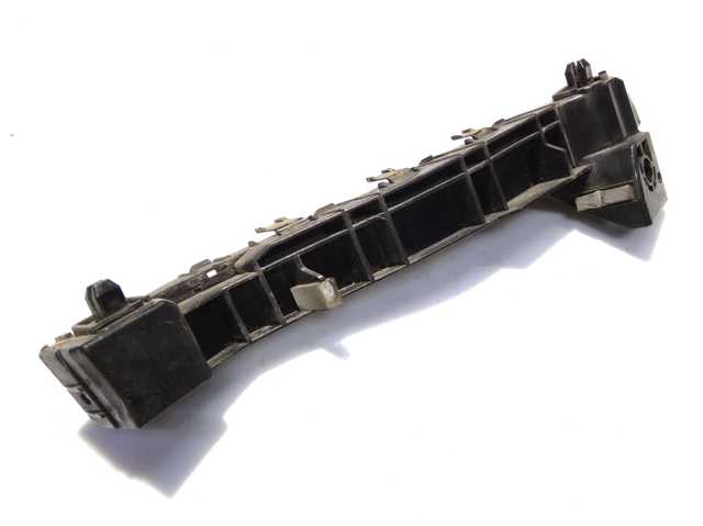 Кронштейн бампера переднього, лівий 57707SC050 SUBARU