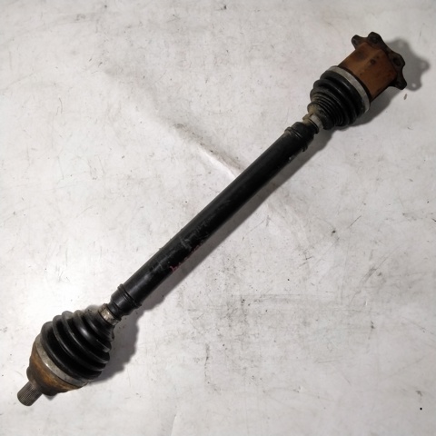Піввісь передня, права 5C0407272CF VAG