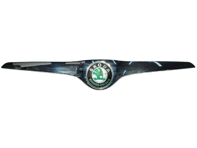 Молдинг капота 5J0853633 VAG