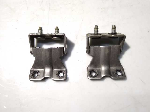 Петля задньої багажної, 3/5 -ої двері 60870AG00A9P SUBARU