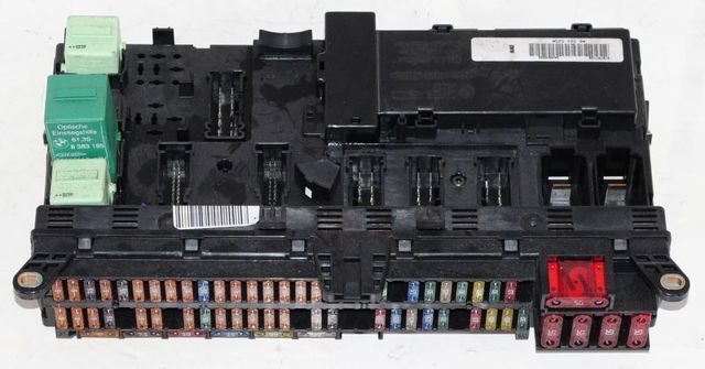 Коробка запобіжників 61138384525 BMW