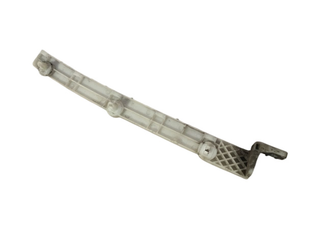 Кріплення бамера ліве 6410B013 MITSUBISHI