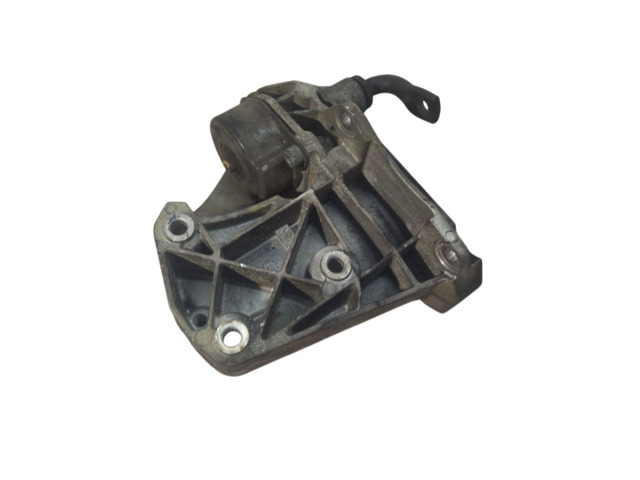 Кронштейн компресора кондиціонера 64557786708 BMW