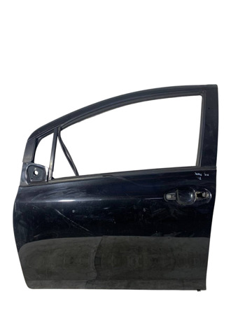 Водійські двері 670020D170 TOYOTA