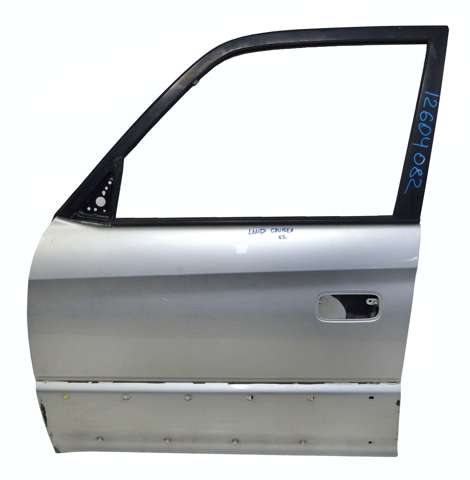 Водійські двері 6700260390 TOYOTA