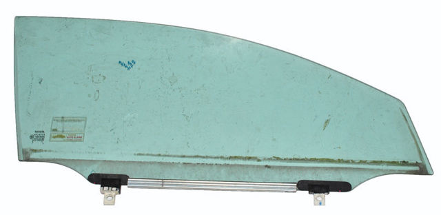 Скло передньої правої двері 6810105030 TOYOTA