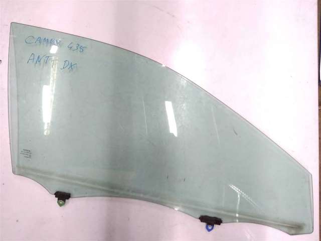 Скло пасажирських дверей 6810106190 TOYOTA